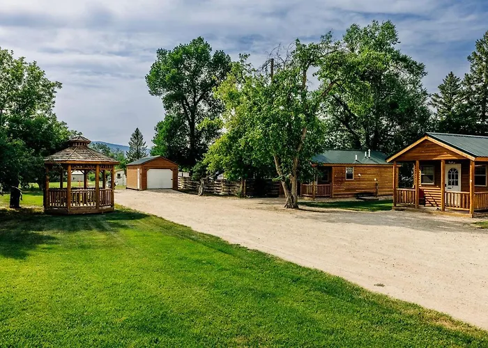 Cozy Perfect For A Romantic Escape With Bbq In Dayton, Wyoming Dayton